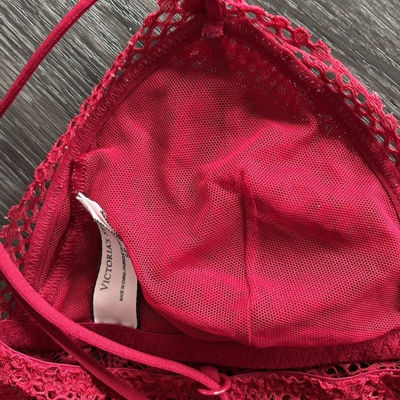 Sz S Vibrant Red Lace Bralette by Victoria’s Secret VGUC - Picture 3 of 4